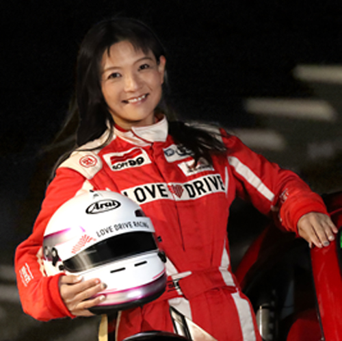藤井順子(ふじい じゅんこ)LOVEDRIVE RACING 監督・レーシングドライバー(マーケティングディレクター・講師)