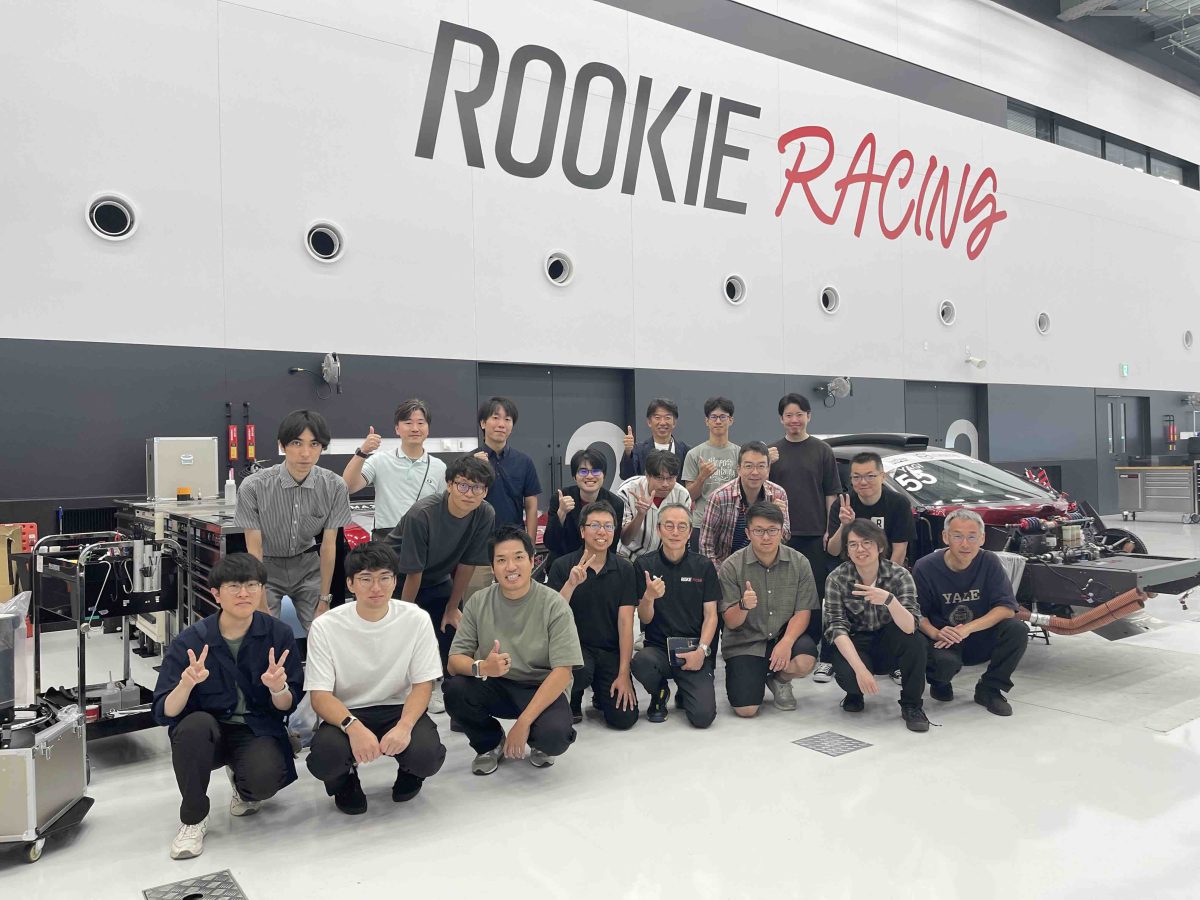 特別に実施されたROOKIE Racingガレージ⾒学